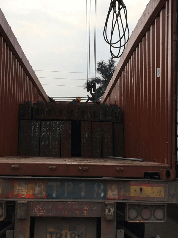 freight-loading-02